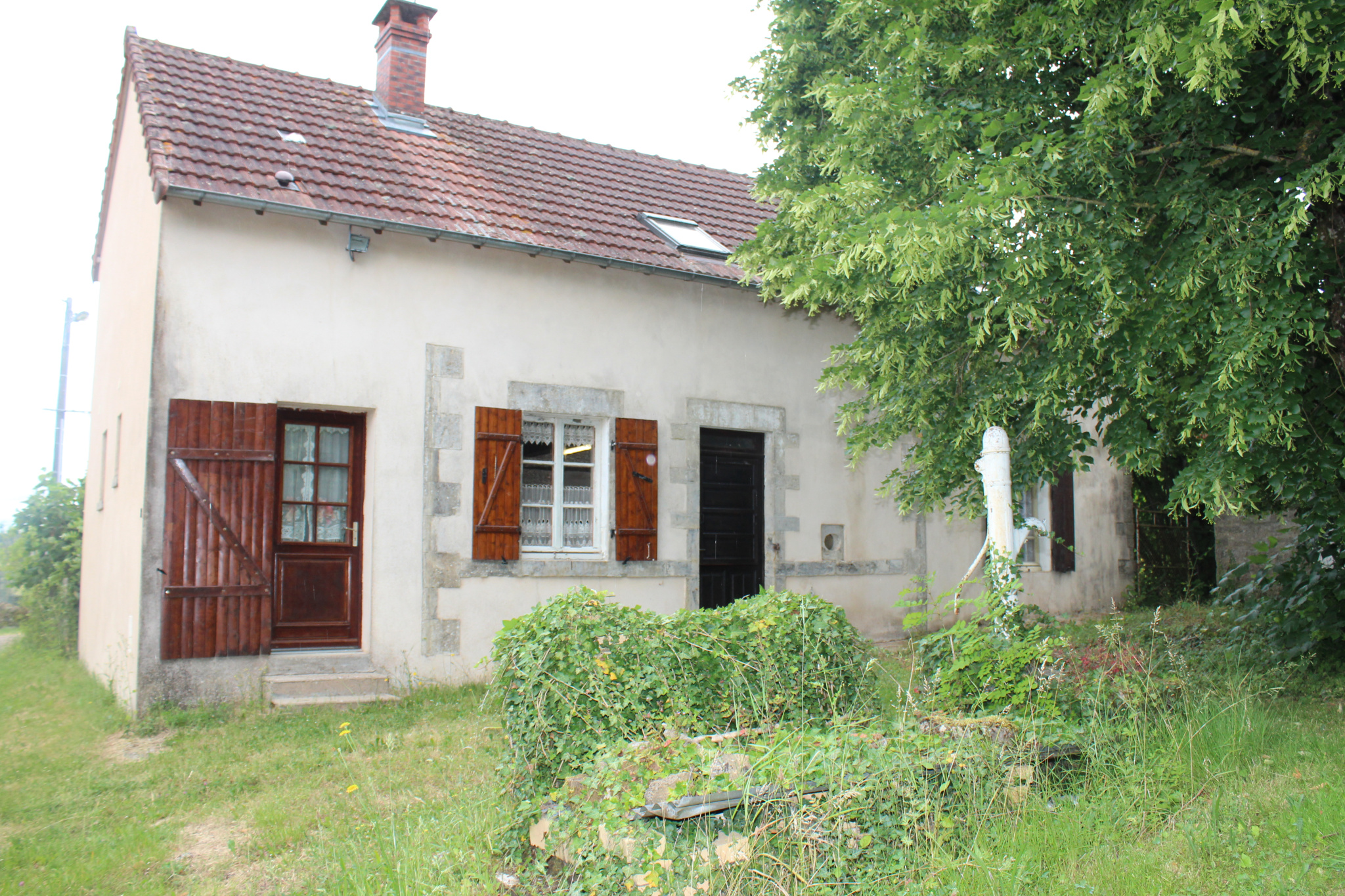 SUR L'AXE ST BENIN D'AZY-CHATILLON EN BAZOIS, Maison ancienn