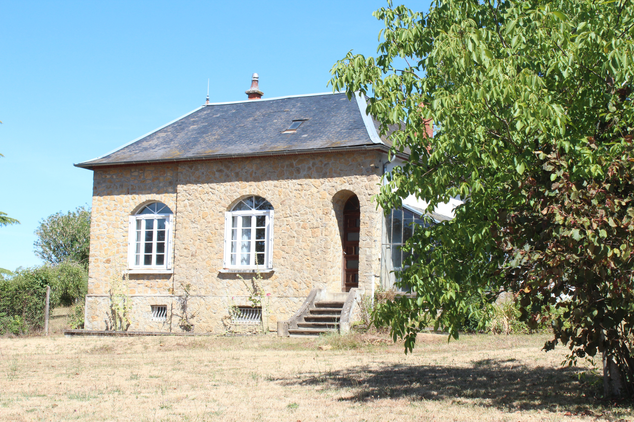 VERNEUIL, maison de caractère